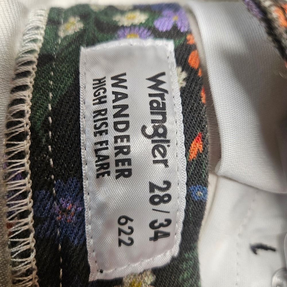 Wrangler Wanderer 622 High Rise Flare Floral Jeans 28/34 NWT - Picture 5 of 8